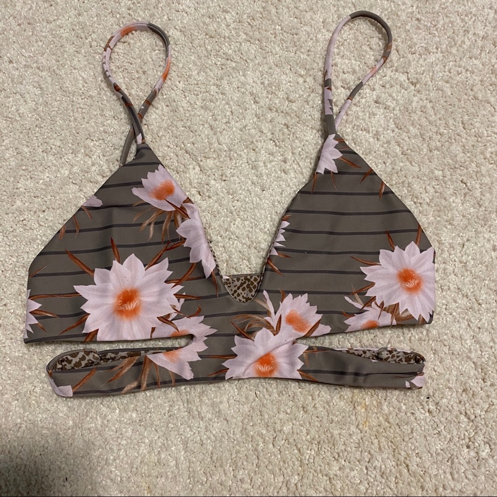 Acacia Dragon Stripe Haku Top